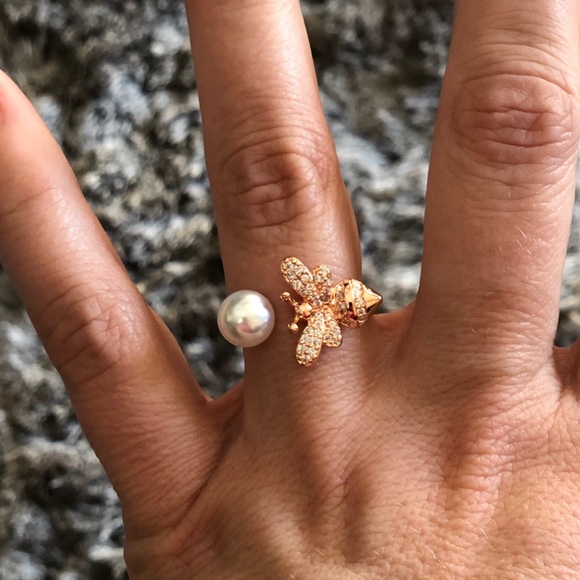 18K Rose Gold Bumblebee Pearl Ring - Picture 4 of 6